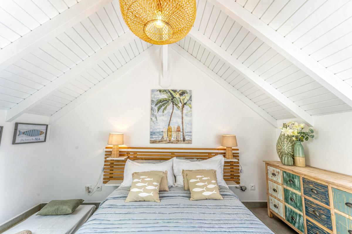 24.A louer villa avec piscine et Terre de haut Les Saintes